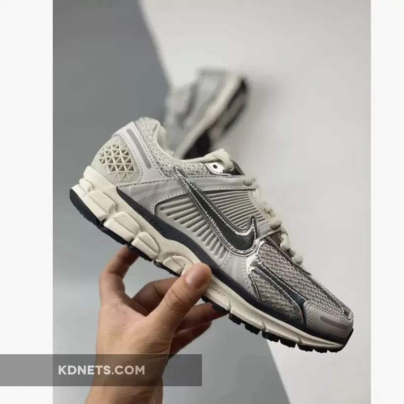 Nike Zoom Vomero 5 Photon Dust Chrome | vomero 5 chrome Nike Zoom Vomero 5 Photon Dust Chrome | vomero 5 chrome