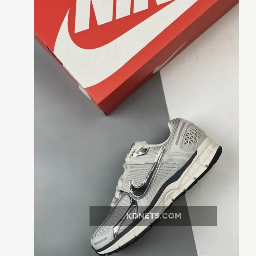 Nike Zoom Vomero 5 Photon Dust Chrome | vomero 5 chrome Nike Zoom Vomero 5 Photon Dust Chrome | vomero 5 chrome