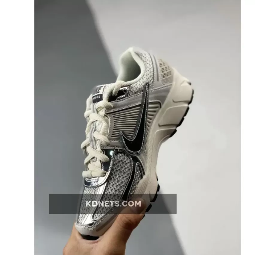 Nike Zoom Vomero 5 Photon Dust Chrome | vomero 5 chrome Nike Zoom Vomero 5 Photon Dust Chrome | vomero 5 chrome