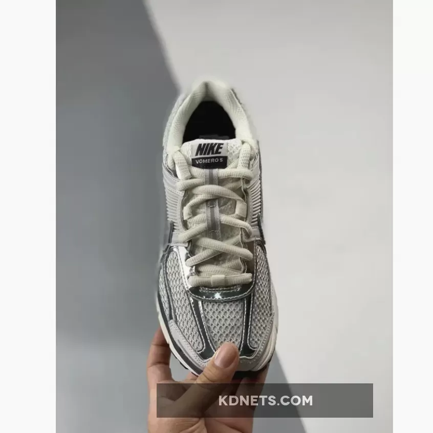 Nike Zoom Vomero 5 Photon Dust Chrome | vomero 5 chrome Nike Zoom Vomero 5 Photon Dust Chrome | vomero 5 chrome