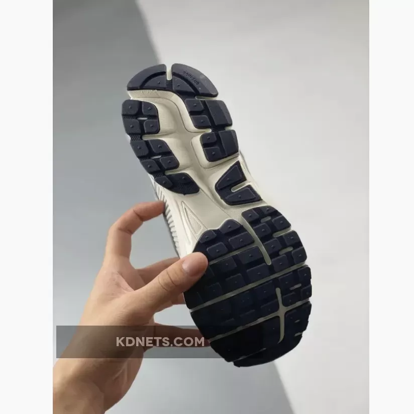 Nike Zoom Vomero 5 Photon Dust Chrome | vomero 5 chrome Nike Zoom Vomero 5 Photon Dust Chrome | vomero 5 chrome
