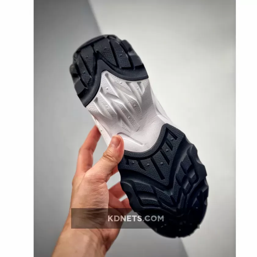 tc7900 nike white