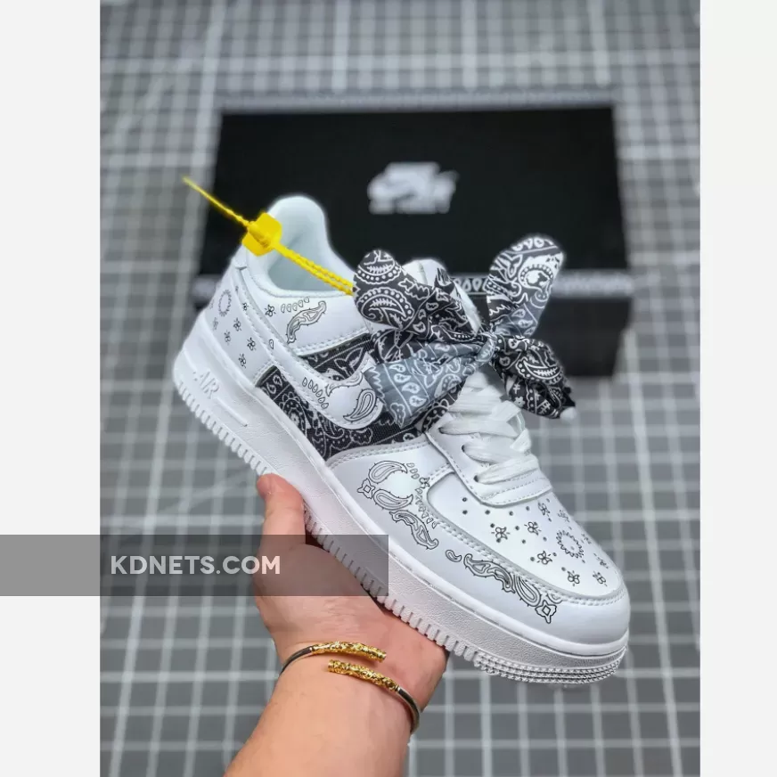 x Nike Air Force 1 Low White Black