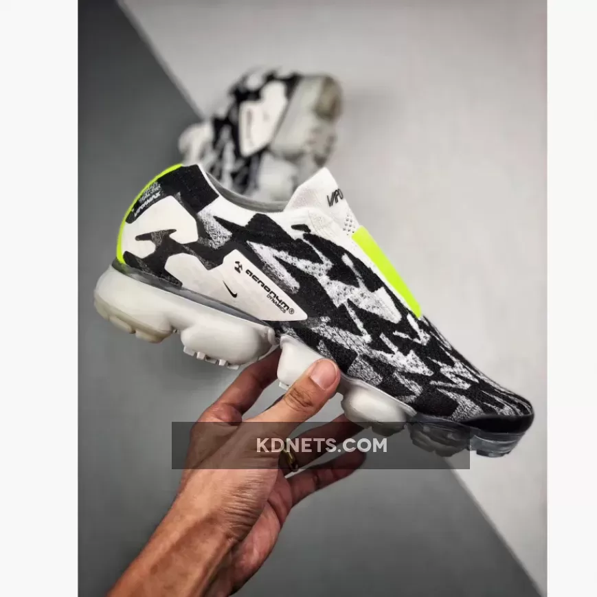 Vapormax Mocs Acronym x Nike VaporMax Moc 2 Light Bone and Black