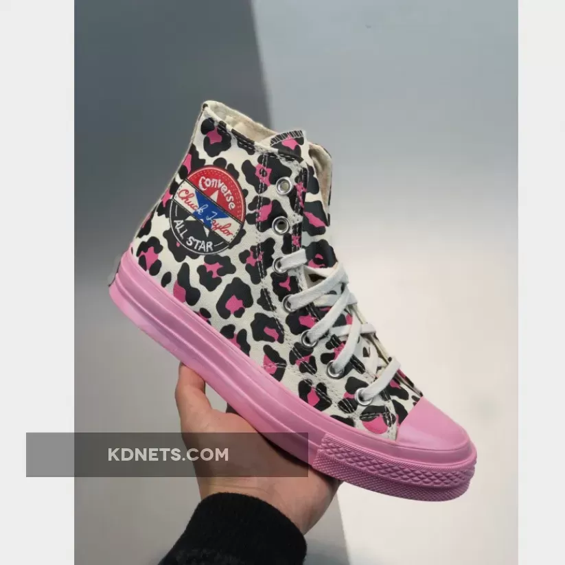 Converse Unisex Logo Play Chuck 70 High Top Pink/Black/Desert Ore 1666265489