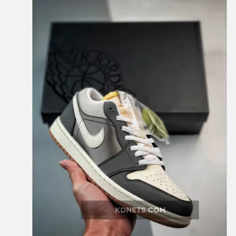 Air Jordan 1 Low "SNKRS Day"