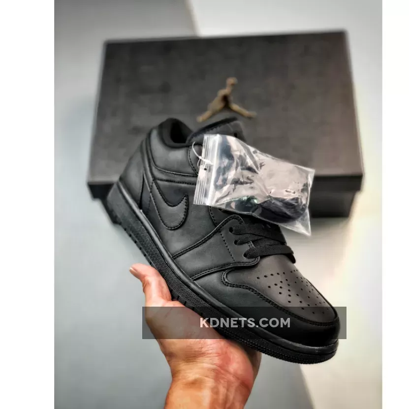 Air Jordan 1 Low Triple Black