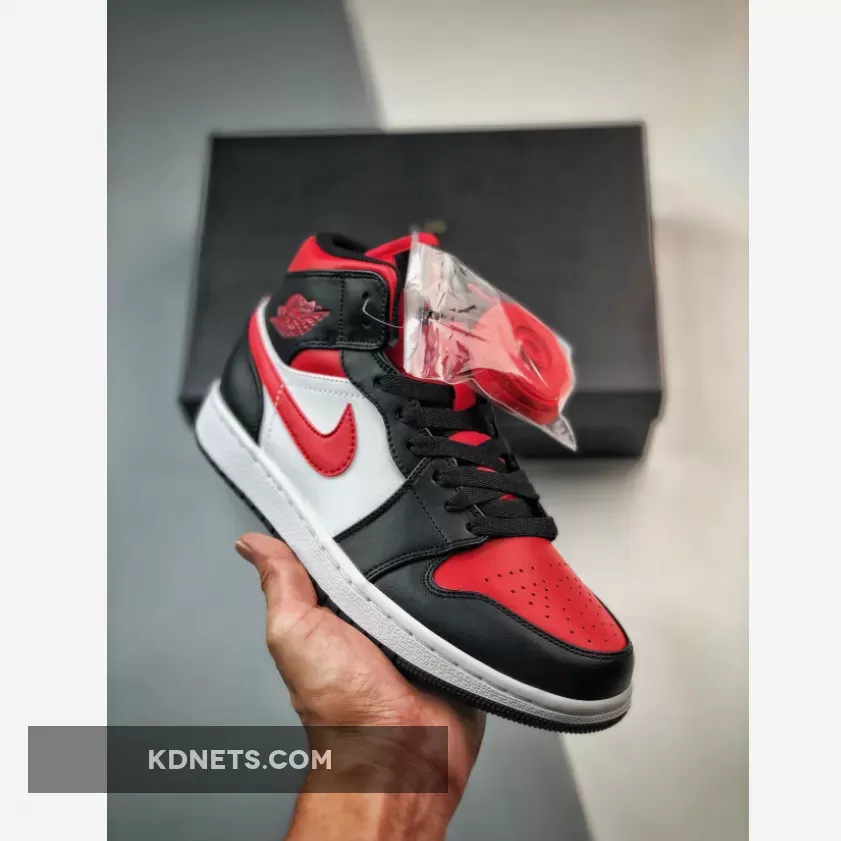 Air Jordan 1 Mid "Bred Toe"