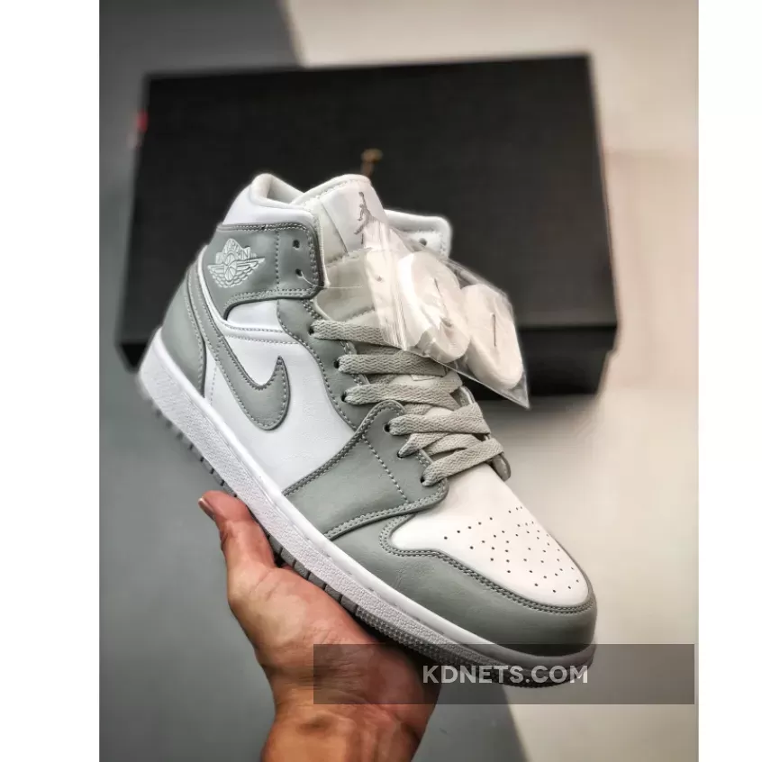 Air Jordan 1 Mid "Grey Sail"