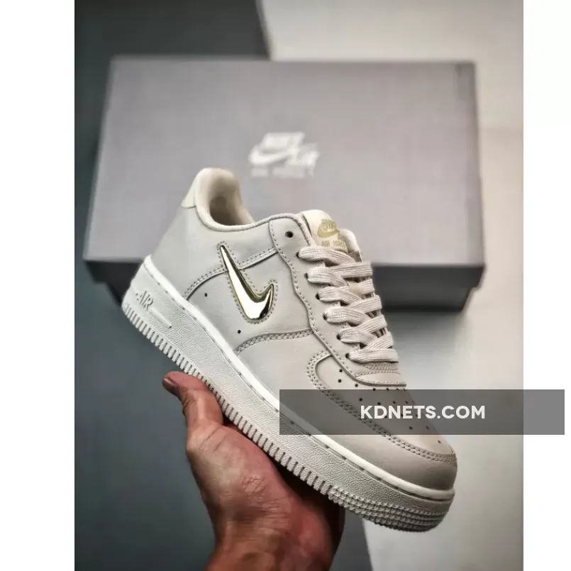 Nike Air Force 1 07 LX White Womens