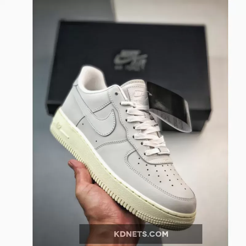 Nike Air Force 1 Low Summit White
