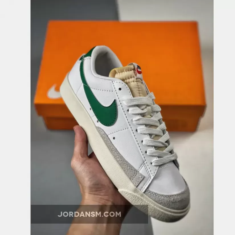 Nike Blazer Low 77 Vintage White Pine Green