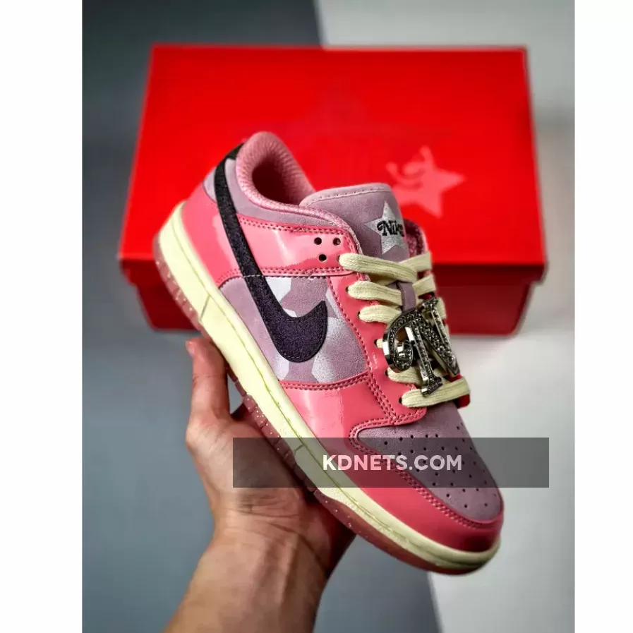 Nike Dunk Low Barbie