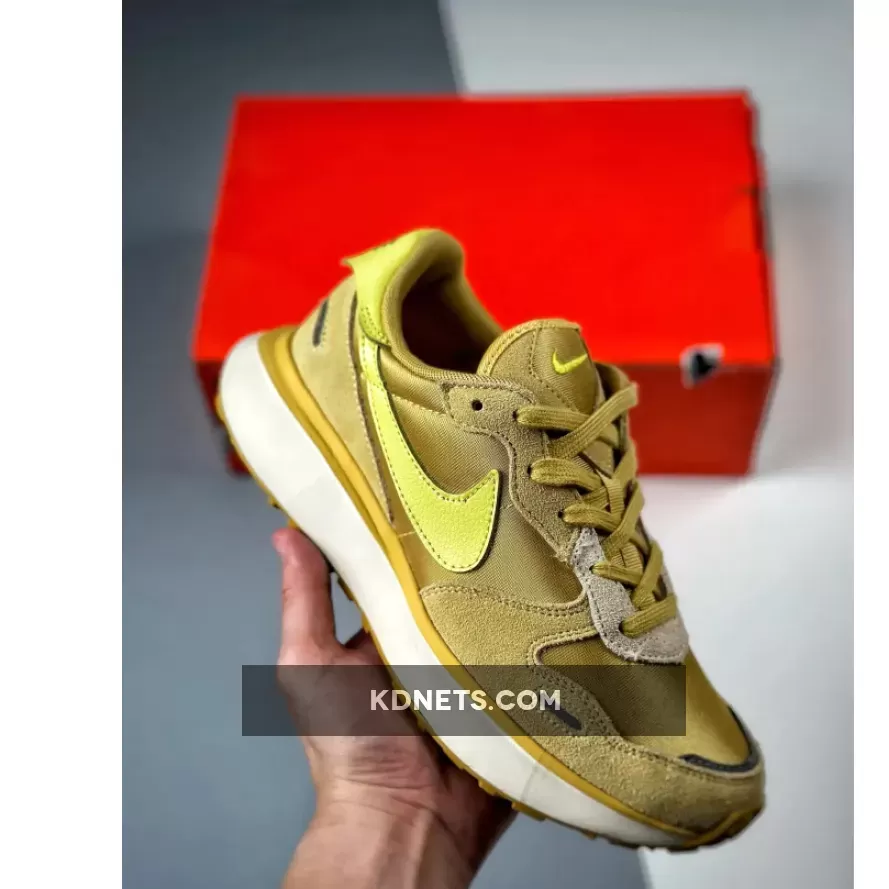Nike Phoenix Waffle University Gold