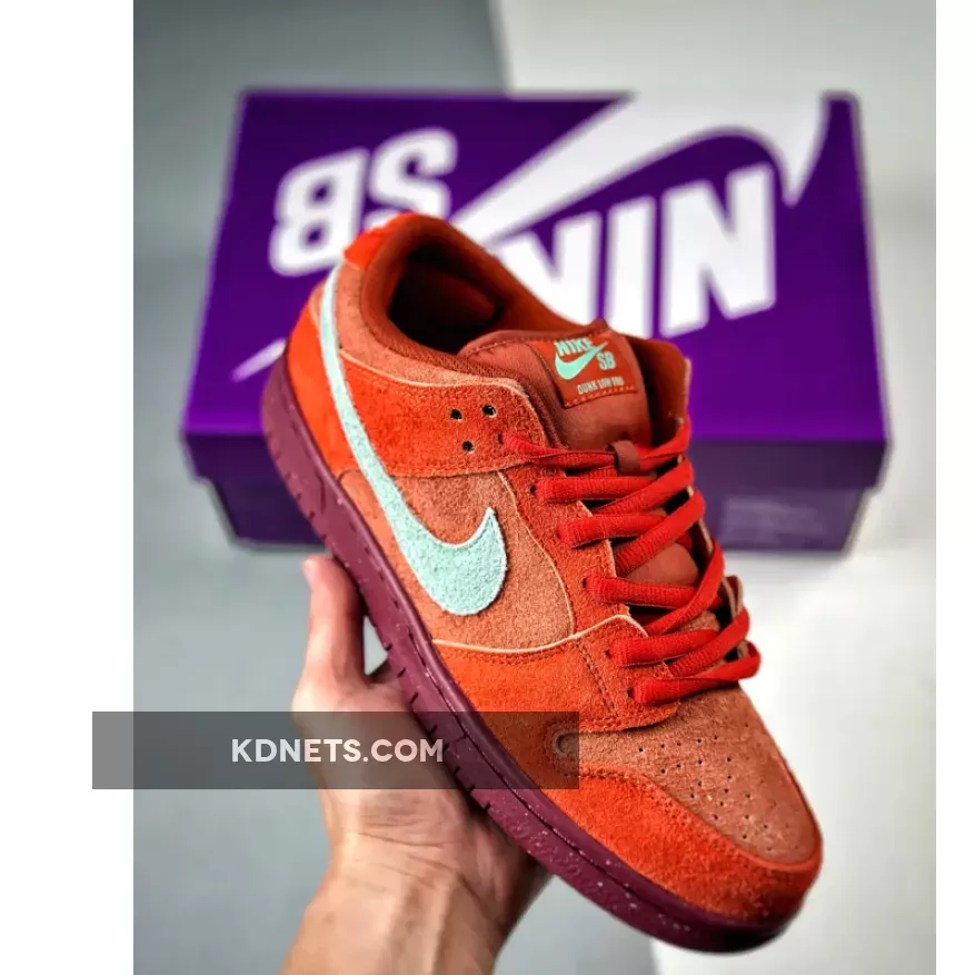 Nike SB Dunk Low Mystic Red/Emerald Rise